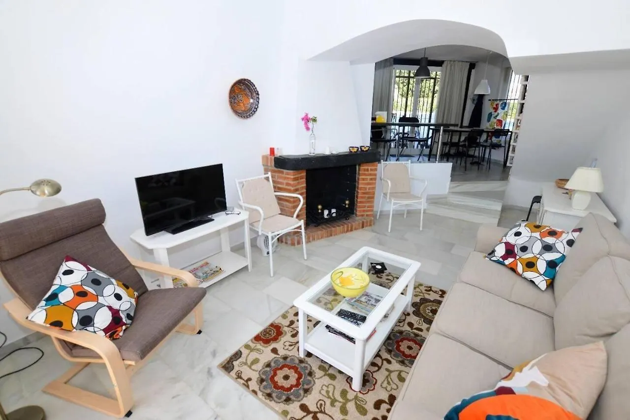 Calahonda - Sleeps 6 - Parking - Garden - Pool Villa Sitio de Calahonda Spain