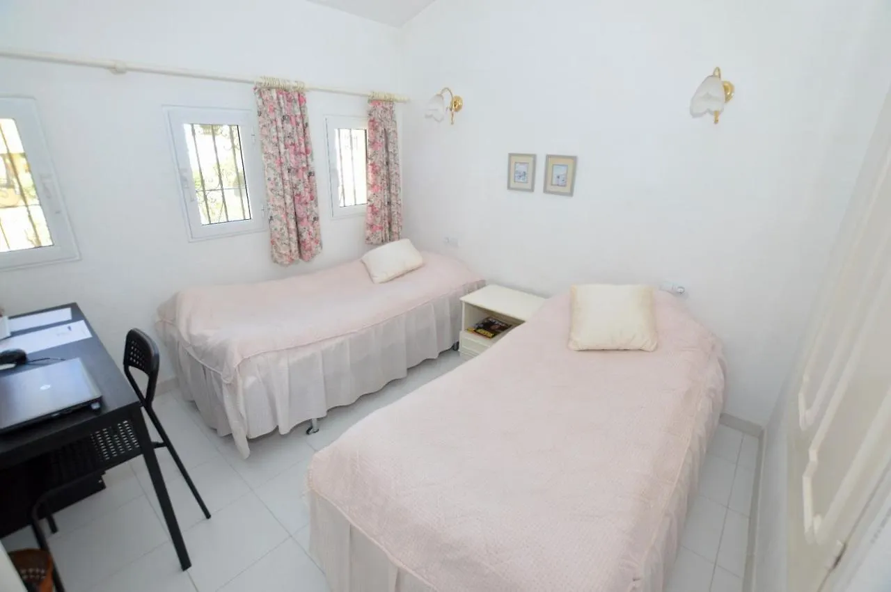 Calahonda - Sleeps 6 - Parking - Garden - Pool Villa Sitio de Calahonda 0*,  Spain