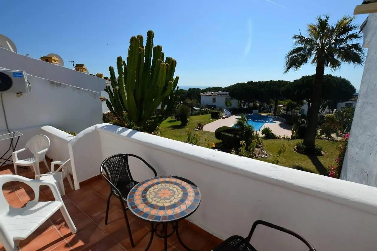 Calahonda - Sleeps 6 - Parking - Garden - Pool Villa Sitio de Calahonda